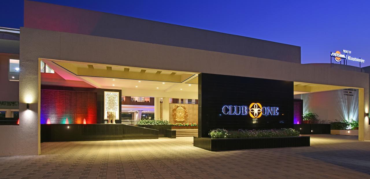 Hotel Club One à Manor Extérieur photo